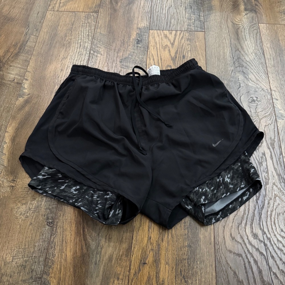 Nike Dri-FIT 2-in-1 Running‎ Shorts Womens Medium Black Camo Lining Activewear